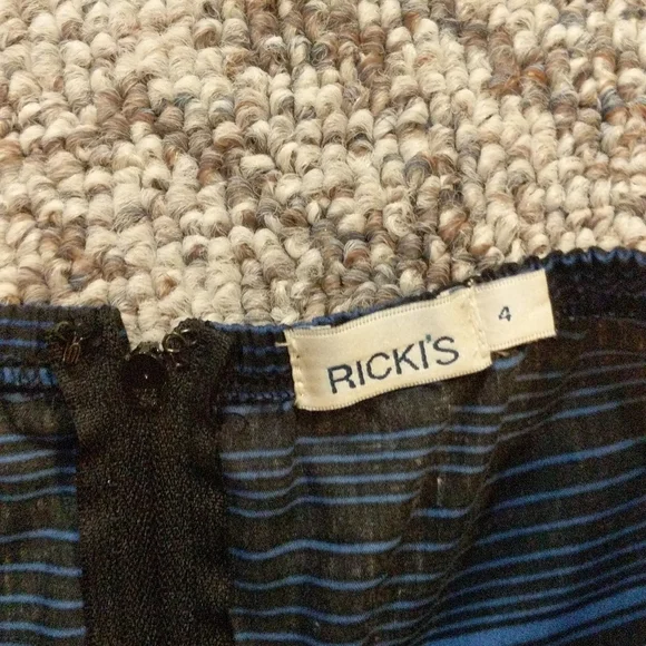 Dress - Picture 2 of 2